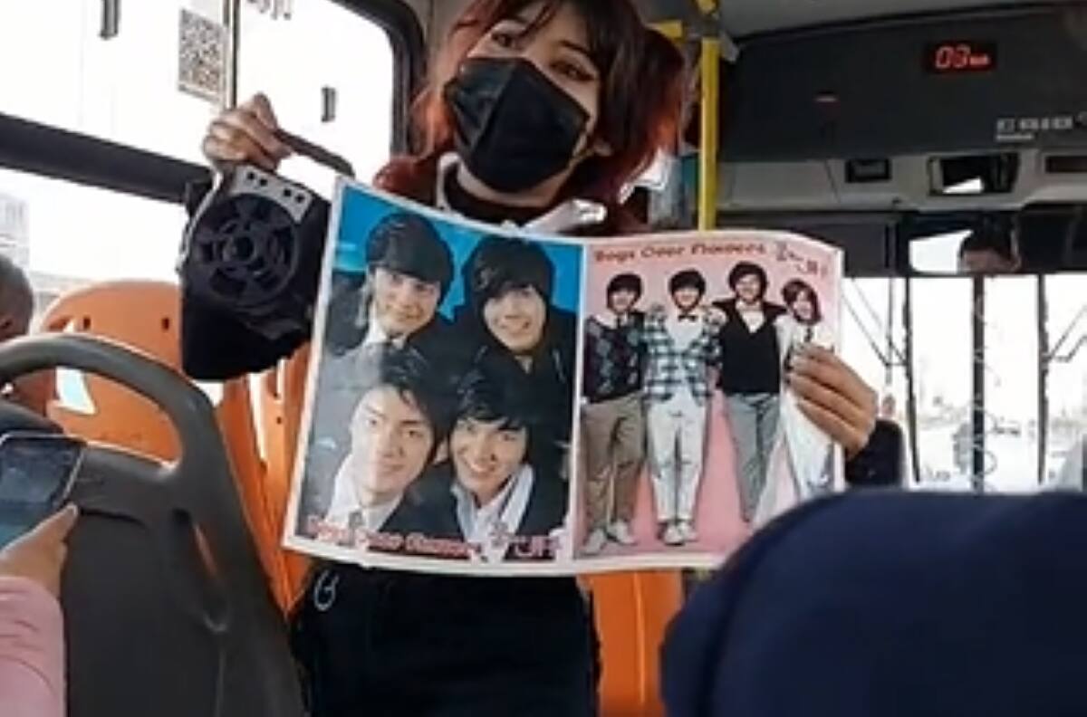 VIDEO | Fanática de Kim Hyun Joong vende dulces en la micro para comprar entrada a su concierto