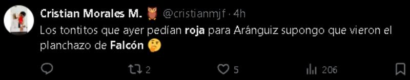 Hinchas reaccionan a las faltas de Aránguiz y Falcón.