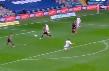 Bielsa al máximo: El gol del Leeds con 30 toques que vuelve loco a los ingleses