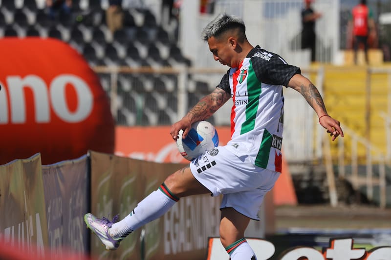 Joe Abrigo es una de las bajas de cara al partido ante Universidad de Chile. Foto: Aton.