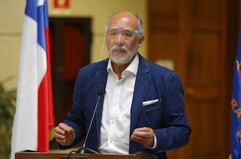 Senador Iván Flores intervenido de urgencia tras sufrir accidente vehicular en la Costanera Norte