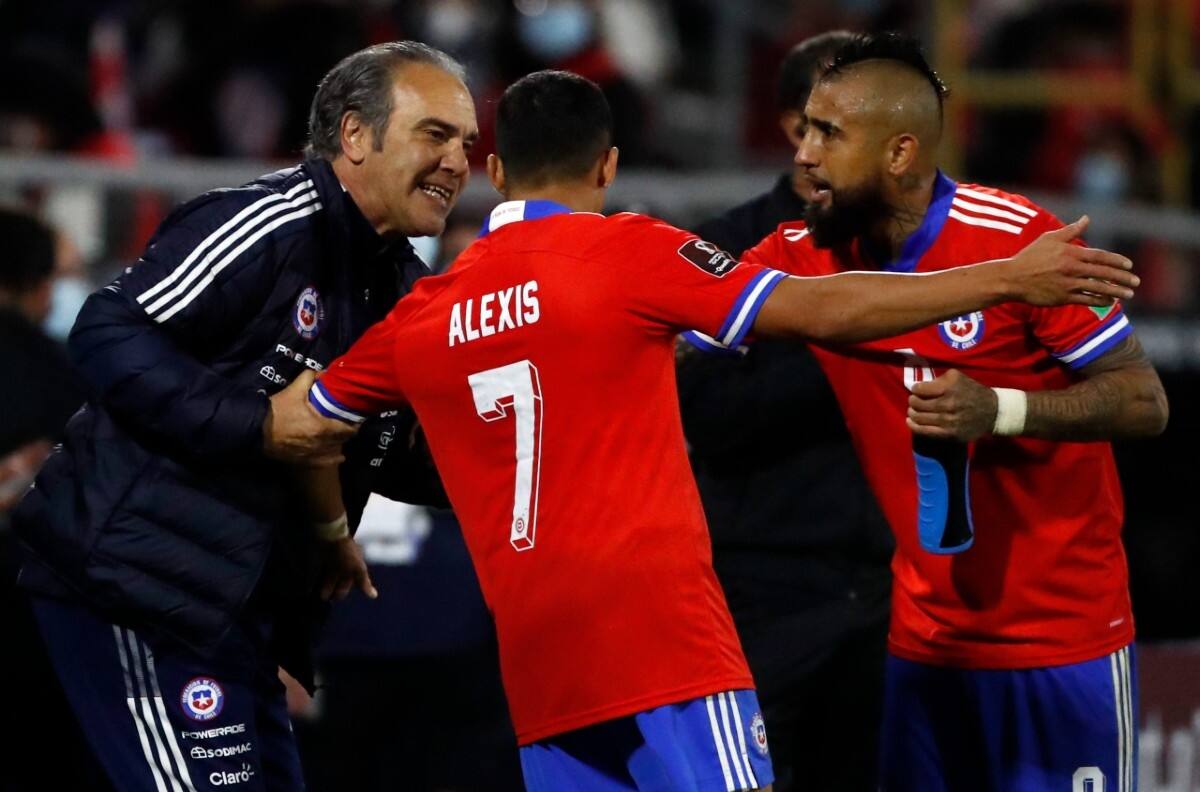 La Roja de nuevo en alerta: otro compañero de Arturo Vidal y Alexis Sánchez en Inter dio positivo a Covid 19