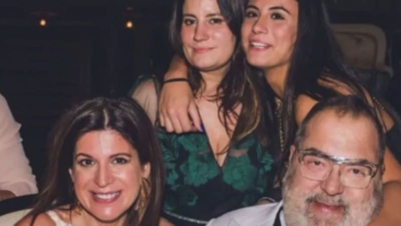 junto a Elba Marcovecchio y sus hijas, Lola y Bárbara.