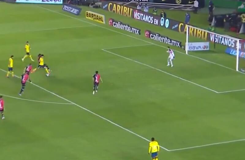 se estrenó con un golazo con la camiseta del América.