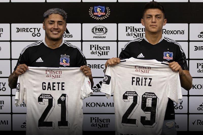 junto a Juan Carlos Gaete siendo presentados como refuerzos de Colo Colo en 2021.