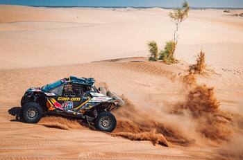 Chaleco López no para: ganó otra etapa en el Rally Dakar y se consolida en el podio