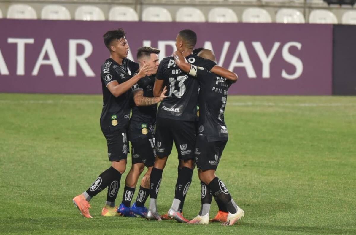 ¿Cómo quedó solo? El gol con que Santos clasificó a octavos de la Libertadores