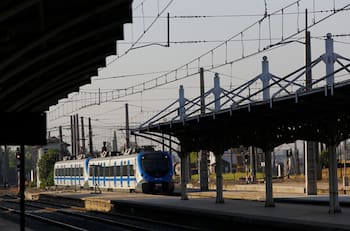 Hombre quedó herido de gravedad tras ser atropellado por un tren cerca de la comuna de Rengo