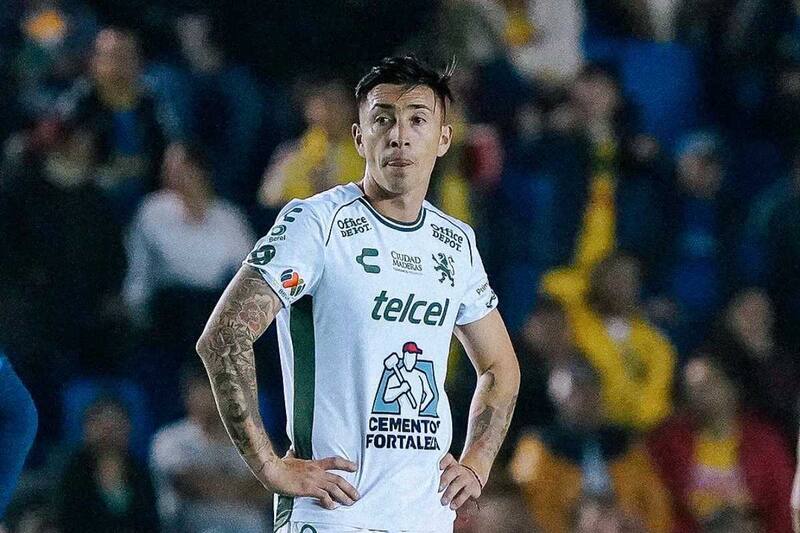 Mediocampista del León de México.