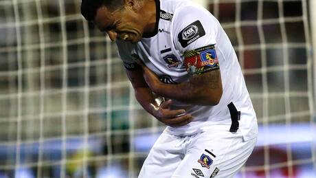 Los clubes donde se podría retirar Esteban Paredes si abandona Colo Colo