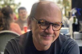 "Uno de los proyectos más importantes en mi carrera": Luis Gnecco alista obra teatral sobre paciente covid luego de ser dado de alta