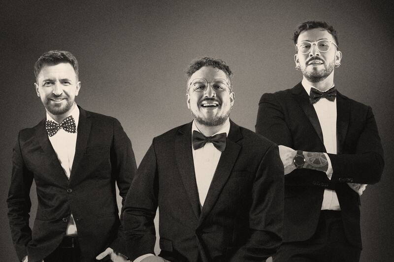 Edo Caroe y compañía se visten de gala celebrar el quinto aniversario del podcast