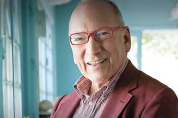 Esposo de Patricio Araya actualizó su estado de salud: "Los médicos están optimistas con el progreso"