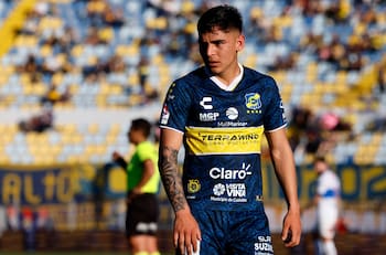 Everton anunció la renovación de Joan Cruz hasta el final de 2025
