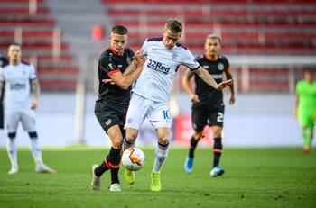 Finalizado: Bayer Leverkusen con Charles Aránguiz clasificó a cuartos de final en Europa League