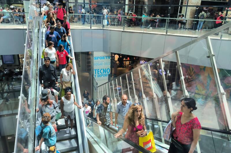 Horarios de los centros comerciales durante los feriados de Semana Santa. Créditos: ATON.