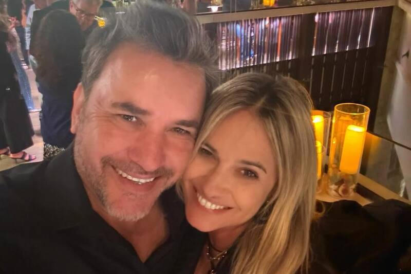 La periodista y Douglas viven en Miami.