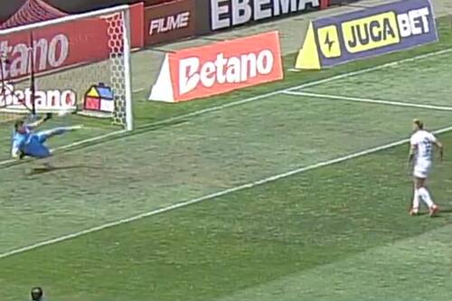 Lo celebraron en la U y en la UC: este fue el penal fallado por Eduardo Vargas en La Serena vs. Audax.