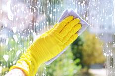 Ni limpiavidrios ni bicarbonato: Truco viral para limpiar las ventanas del hogar y dejarlas brillantes