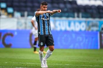 DT de Gremio le bajó el perfil a la polémica con César Pinares: "No sé de qué episodio hablas"