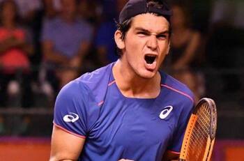 Thiago Seybtoh Wild avanzó a cuartos de final del ATP de Santiago y espera a Cristian Garín