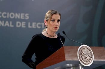 El cruce tuitero de la primera dama mexicana con exdiputado: "Con la salud no se bromea"