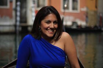 Un vibrante look juvenil: Este es el vestido flúor que utilizó Paulina Alvarado en el Festival del Huaso de Olmué 2023