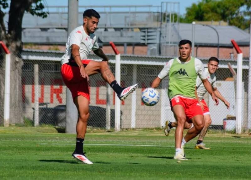 El volante está a préstamo en Huracán.