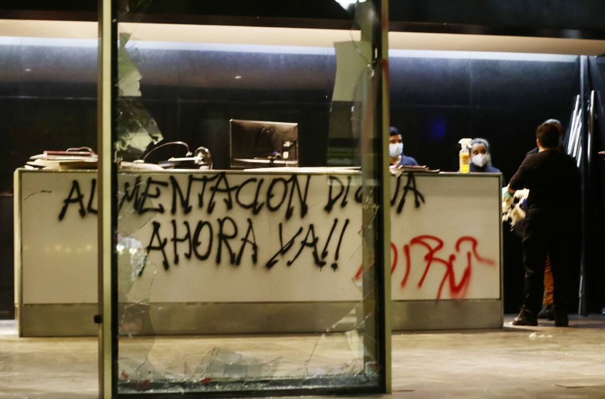 Manifestación en la junaeb: La institución emitió un comunicado condenando los hechos ocurridos hoy