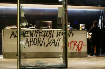 Manifestación en la junaeb: La institución emitió un comunicado condenando los hechos ocurridos hoy