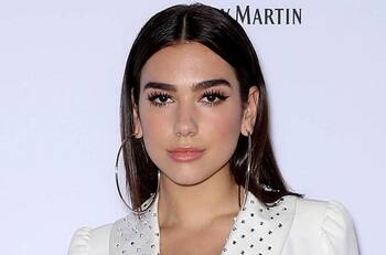 Dua Lipa y James Corden presentan sus "nuevas reglas" para las citas Covid-19