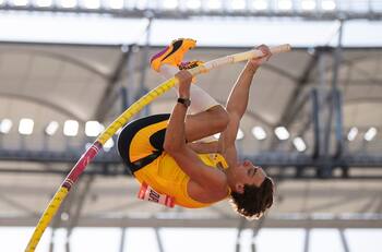 Mondo Duplantis sigue haciendo historia: rompió otra vez su récord mundial