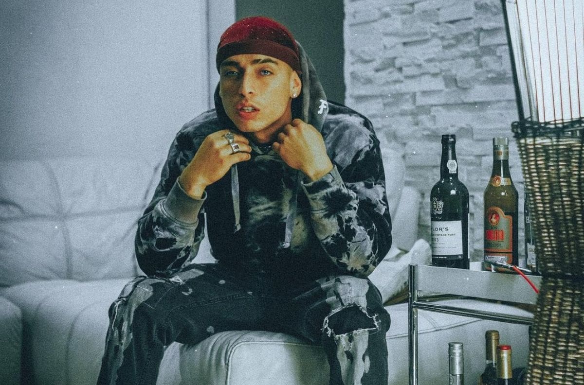 Quién es Ak4:20, cantante urbano chileno