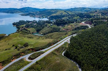 Multimillonaria inversión y nuevas obras: empresa española se queda con concesión de una de las rutas más importantes de Chile