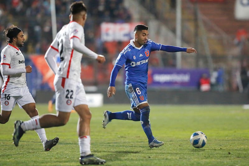 Se ve complicada la permanencia de Yonathan Andía en la U.