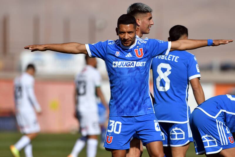 celebrando su gol en la U.