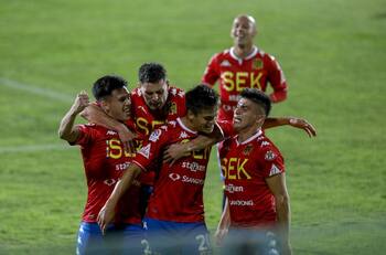 Ñublense perdió el invicto tras caer ante Unión Española y dejó a Cobresal como único líder