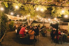 Se ubica en Paine: Esta pizzería y restobar es el lugar perfecto para ir con amigos y amigas en estas vacaciones de verano