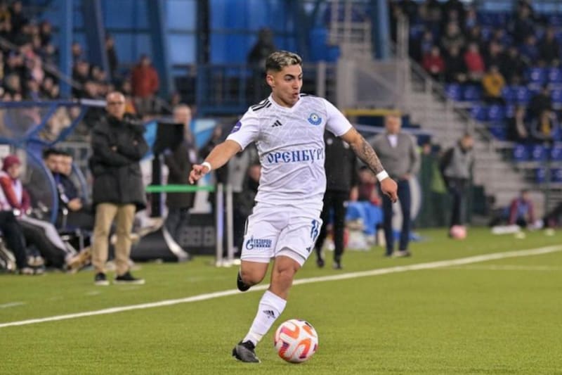 jugando en Rusia con el Orenburg