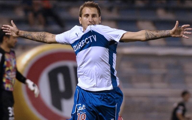 Darío Bottinelli defendiendo a la UC.