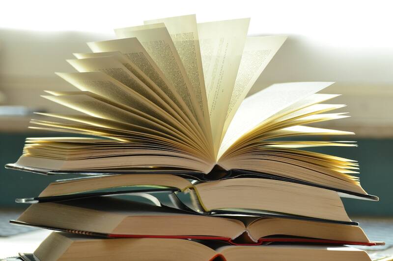 La escritura es un proceso de autoconocimiento, nace de la mente y del cuerpo, del interior del ser humano. Todo se desenreda con las palabras.
