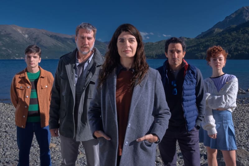 es una miniserie argentina policial. Créditos: Netflix