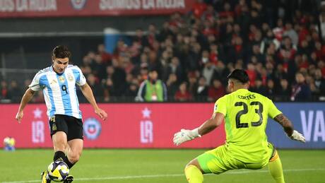 Así relataron en la TV argentina el gol de Julián Álvarez a Chile que dejó mudo al Nacional