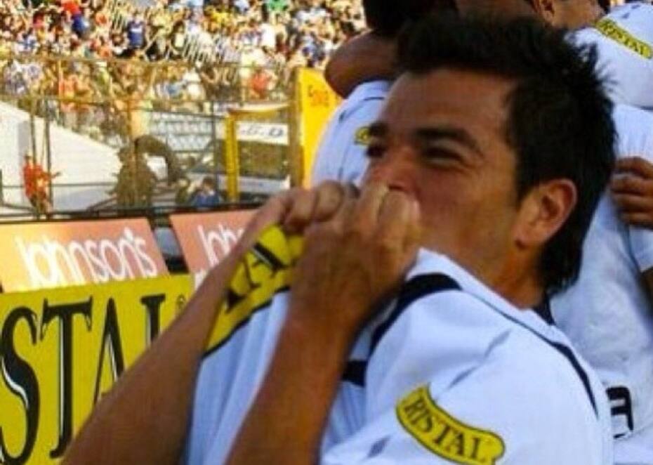 Sebastián Gonzáles participó en la barra brava de Colo Colo.