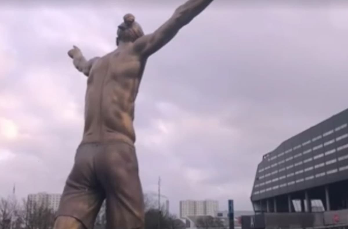 Estatua de Ibrahimovic es nuevamente atacada