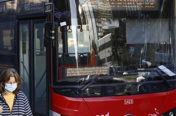 Detienen a micrero en fuga: Hombre es acusado de atropellar y matar a un peatón
