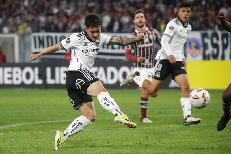 En Brasil revelaron por qué el Fluminense quiere a toda costa al delantero de Colo Colo. Foto: Aton.