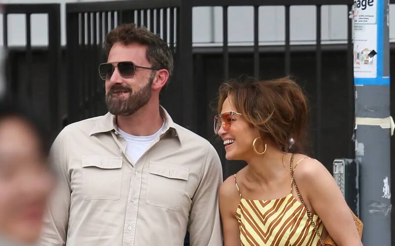 Jennifer Lopez y Ben Affleck Bennifer compartió un apasionado beso tras rumores de crisis matrimonial - Créditos: Captura