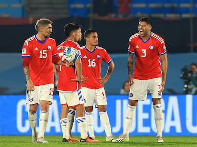 Olvidado lateral chileno de La Roja estaría a pasos de firmar en un grande de Bélgica