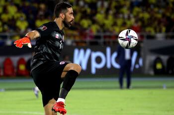 Centro de estudios Claudio Bravo: capitán de La Roja realiza encuesta sobre próximo Presidente de Chile